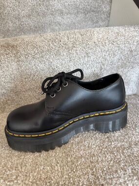 Dr. Martens 8053 Quad Black Leather Platform Shoes Women's Size 6 US- worn once!